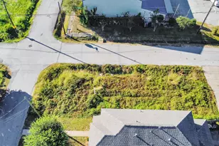 8232 Colonial Ln, Houston, TX 77051 - Photo 16