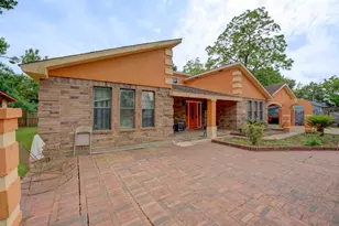 316 Hickman Ln, Angleton, TX 77515 - Photo 42