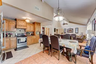 316 Hickman Ln, Angleton, TX 77515 - Photo 14