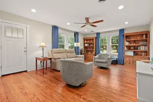 507 S 2nd St, La Porte, TX 77571 - Photo 2