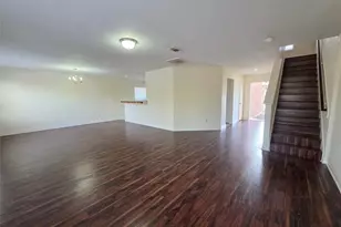 8126 Golf Green Cir, Houston, TX 77036 - Photo 2