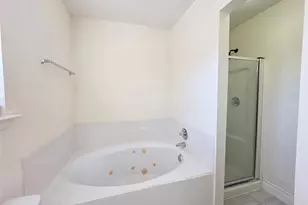 8126 Golf Green Cir, Houston, TX 77036 - Photo 12