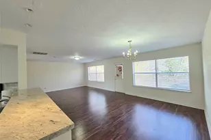 8126 Golf Green Cir, Houston, TX 77036 - Photo 4