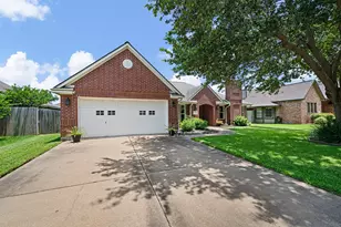 116 Zinnia St, Lake Jackson, TX 77566 - Photo 4