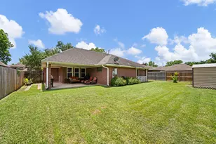 116 Zinnia St, Lake Jackson, TX 77566 - Photo 26
