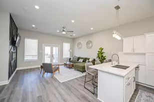 4746 Mallow Street E, Houston, TX 77033 - Photo 4