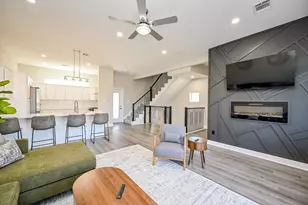 4746 Mallow Street E, Houston, TX 77033 - Photo 8