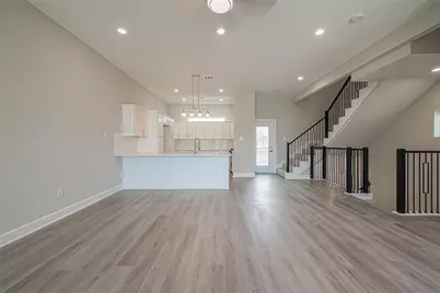 4746 Mallow Street E, Houston, TX 77033 - Photo 32