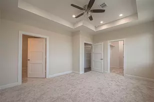4746 Mallow Street E, Houston, TX 77033 - Photo 32