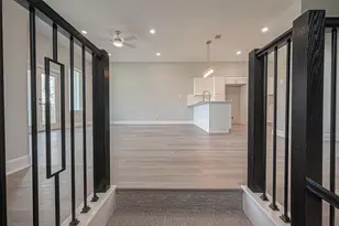 4746 Mallow Street E, Houston, TX 77033 - Photo 30
