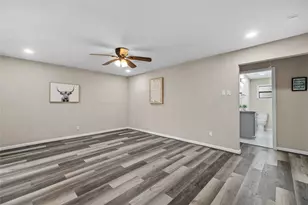 10613 Chadwick St, Houston, TX 77029 - Photo 12