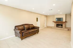 1424 N Avenue F, Freeport, TX 77541 - Photo 16