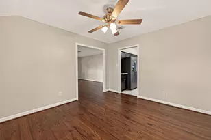 5211 Hummingbird St, Houston, TX 77035 - Photo 12