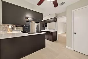 5211 Hummingbird St, Houston, TX 77035 - Photo 18