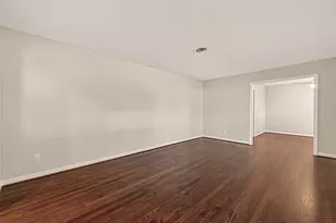 5211 Hummingbird St, Houston, TX 77035 - Photo 8