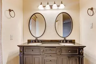 7350 Kirby Dr, Houston, TX 77030 - Photo 10