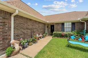 3902 18th St N, Texas City, TX 77590 - Photo 4