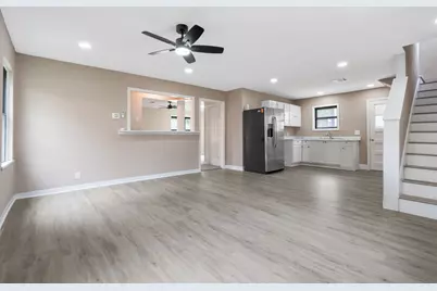 1225 3rd Avenue N, Texas City, TX 77590 - Photo 6