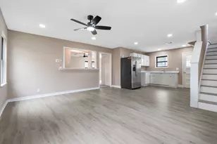 1225 3rd Ave N, Texas City, TX 77590 - Photo 6