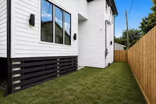 705 Walton St, Houston, TX 77009 - Photo 50