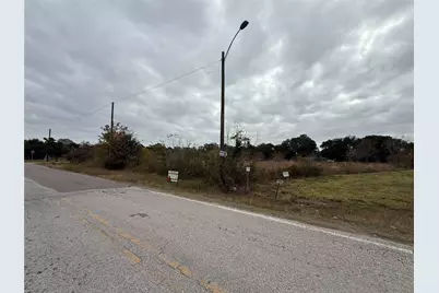 9015 Schiro Rd, Hitchcock, TX 77563 - Photo 4