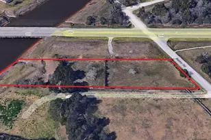 9015 Schiro Rd, Hitchcock, TX 77563 - Photo 1