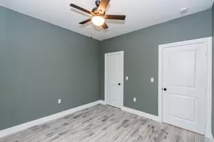 218 Brown St, West Columbia, TX 77486 - Photo 20