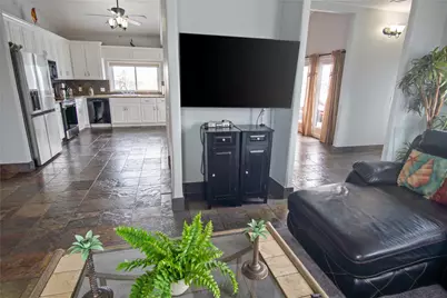1962 Avenue H, Crystal Beach, TX 77650 - Photo 6