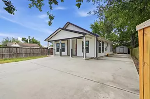 8708 Lawnridge St, Houston, TX 77016 - Photo 2