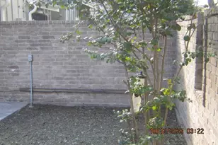 7064 Greenway Chase St, Houston, TX 77072 - Photo 4