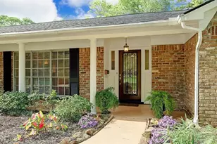 10142 Eddystone Dr, Houston, TX 77043 - Photo 2