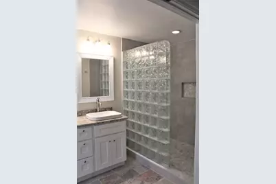 10142 Eddystone Drive, Houston, TX 77043 - Photo 16