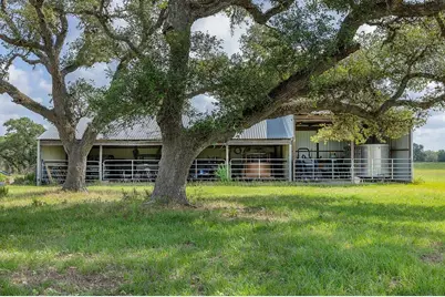 1561 County Road 154, Weimar, TX 78934 - Photo 12