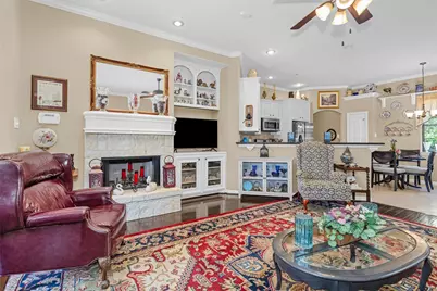 104 Harbour Town Circle, Conroe, TX 77356 - Photo 6