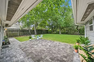 4614 Hummingbird St, Houston, TX 77035 - Photo 38