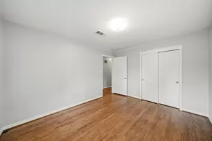 4614 Hummingbird St, Houston, TX 77035 - Photo 32
