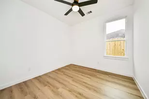 5201 Fairchild St, Houston, TX 77028 - Photo 18