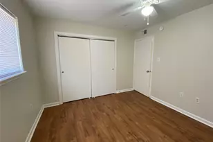 130 Oyster Creek Dr, Lake Jackson, TX 77566 - Photo 8