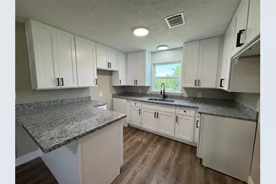 9006 Elm Street, Hitchcock, TX 77563 - Photo 4