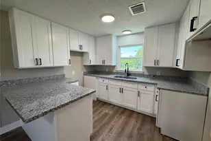 9006 Elm St, Hitchcock, TX 77563 - Photo 4