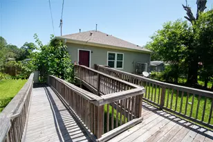 6010 Lyndhurst Dr, Houston, TX 77033 - Photo 18