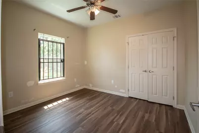 6010 Lyndhurst Drive, Houston, TX 77033 - Photo 14