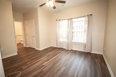 6010 Lyndhurst Drive, Houston, TX 77033 - Photo 10
