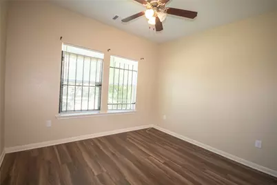 6010 Lyndhurst Drive, Houston, TX 77033 - Photo 16