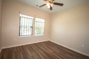 6010 Lyndhurst Dr, Houston, TX 77033 - Photo 16