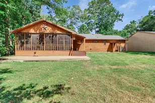 18085 Lake Dr E, Willis, TX 77378 - Photo 32
