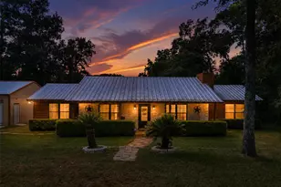 18085 Lake Dr E, Willis, TX 77378 - Photo 36