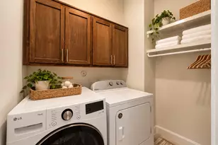 803 E 32nd 1/2 St, Houston, TX 77022 - Photo 26