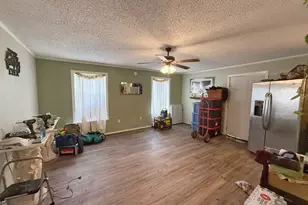 935 Center St, Buffalo, TX 75831 - Photo 16