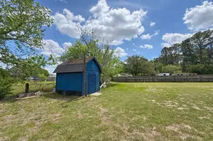 935 Center St, Buffalo, TX 75831 - Photo 6